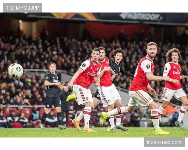 伯恩茅斯连续七场英超保持不败，防守稳定性提升